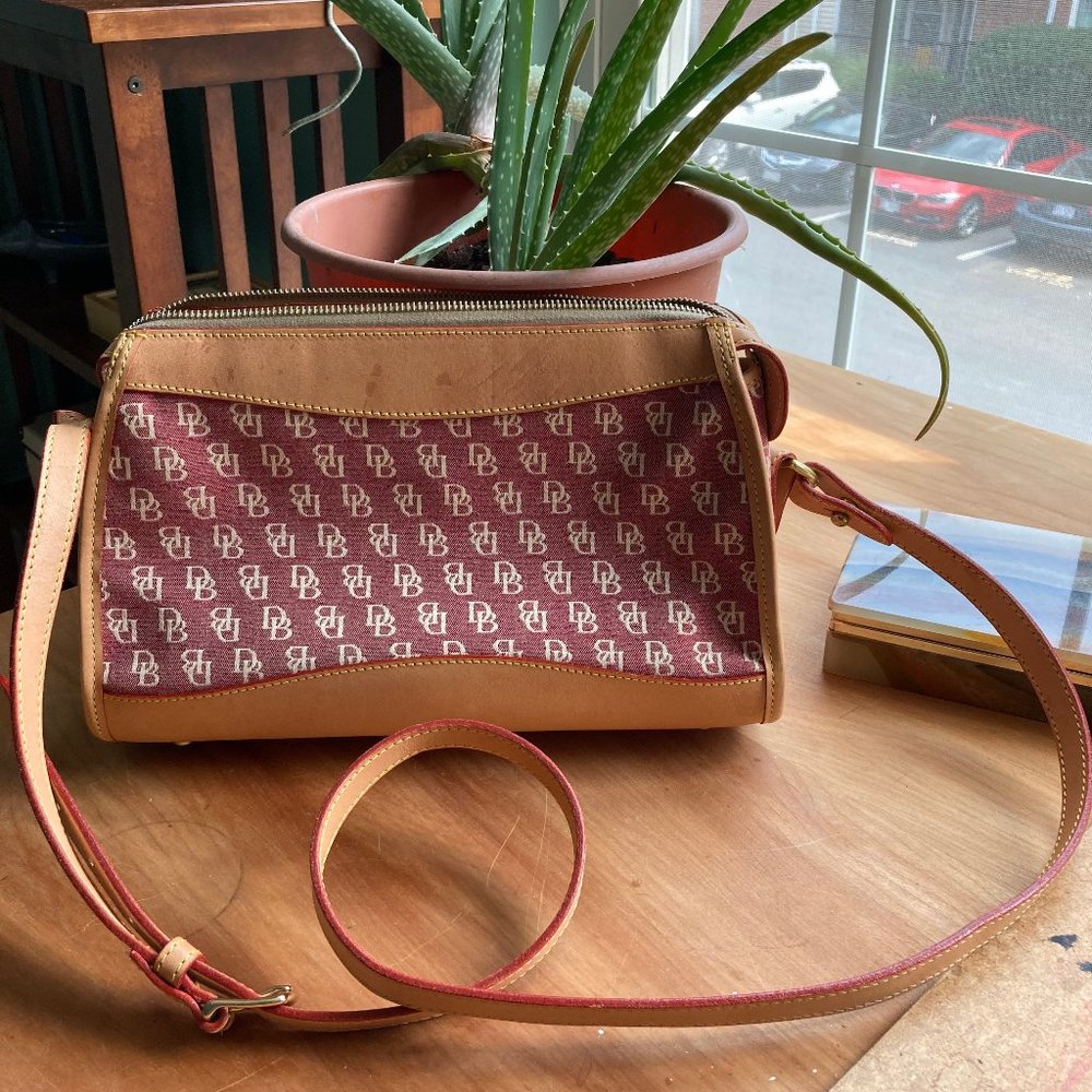 Vintage Dooney & Bourke Crossbody